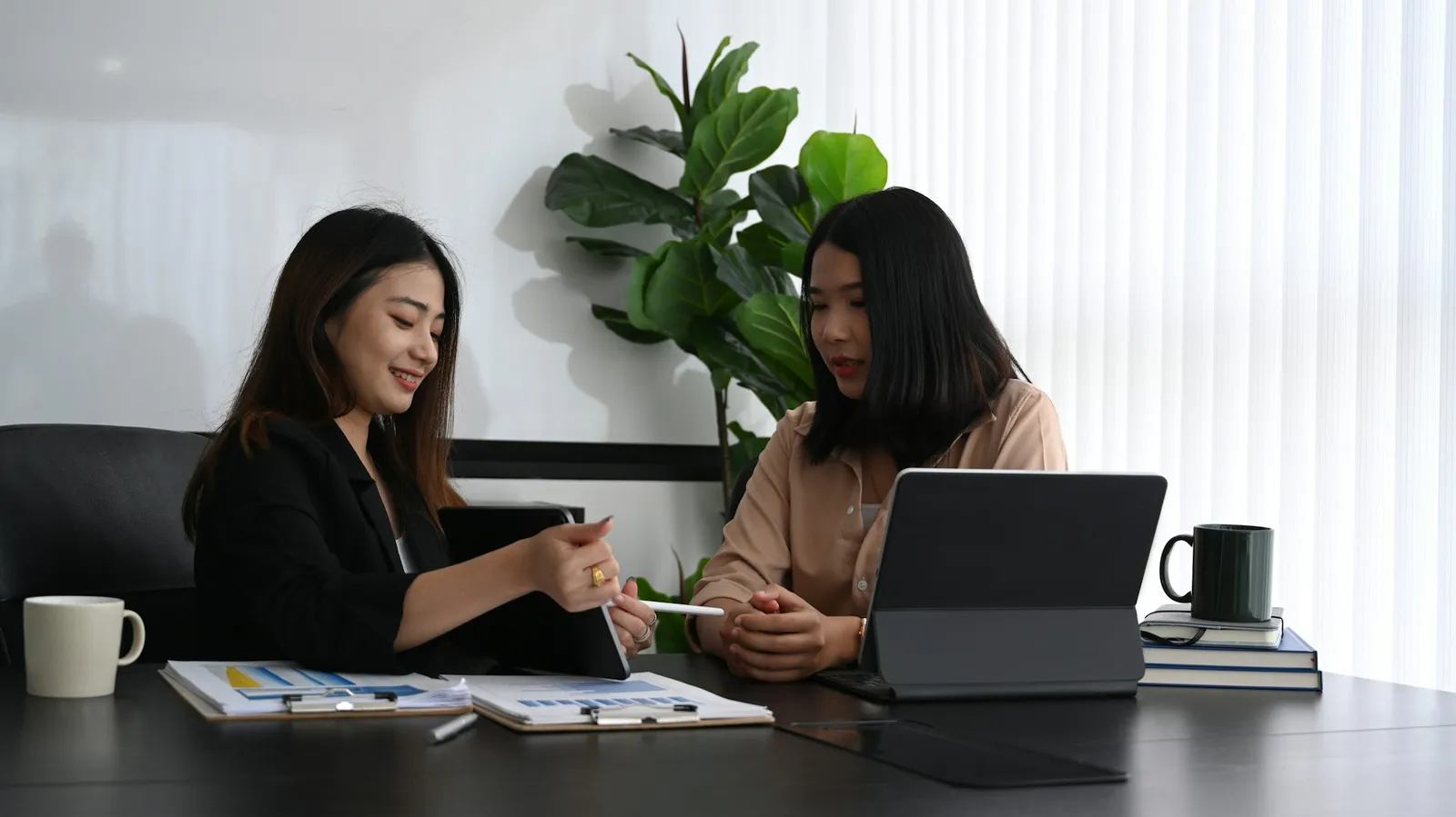 Master Payroll Management in Thailand: Your Comprehensive Guide for SMEs with Plizz